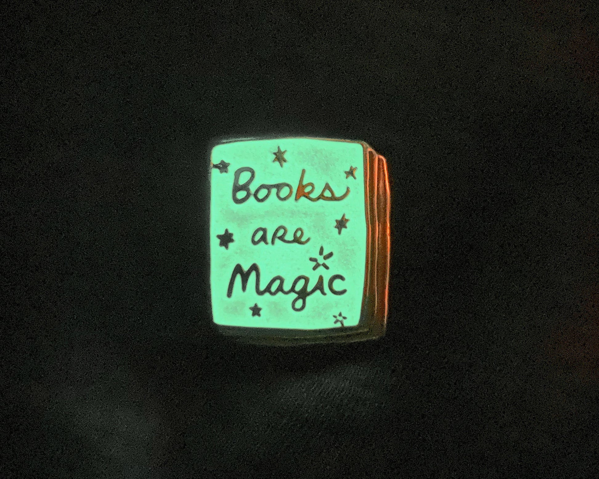 Book Pin: Books Are Magic – Ideal Bookshelf